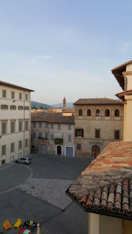 Palazzo Dodici Rondini Appartement Foligno Kamer foto